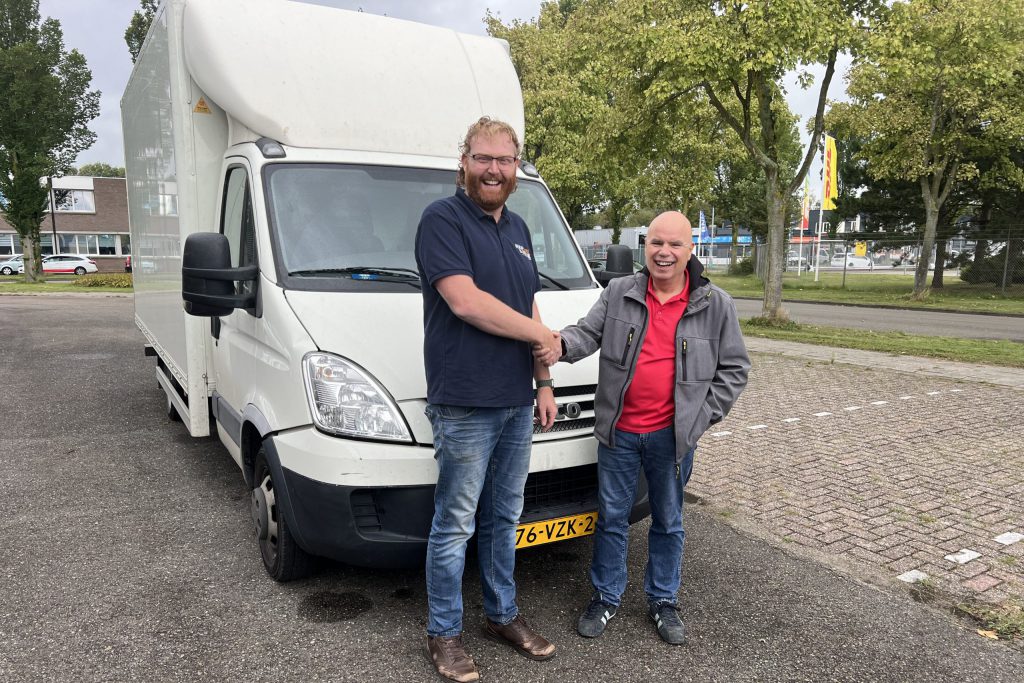 Bedrijfsauto met financiering verkopen, hoe doe je dat?